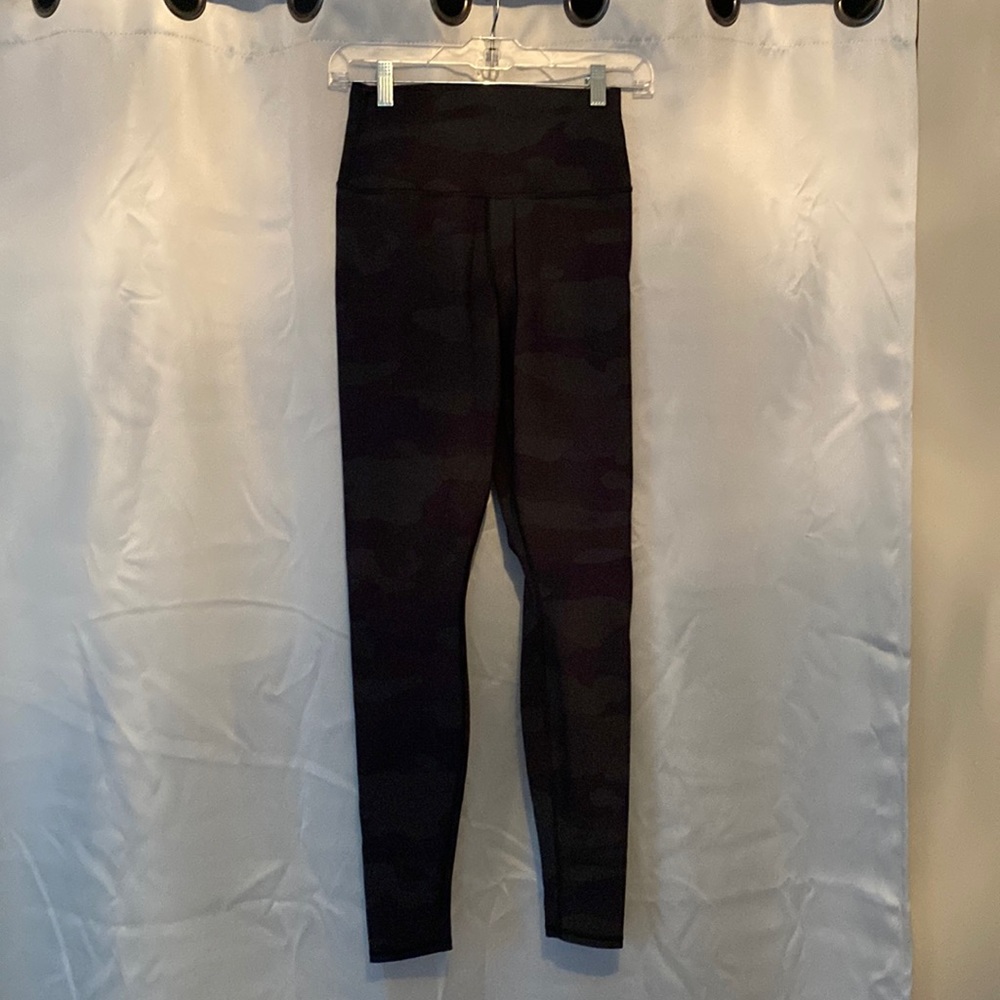 Alo camo green leggings